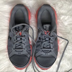 Under Armour Women's Assert 6 Athletic Shoe 7.5